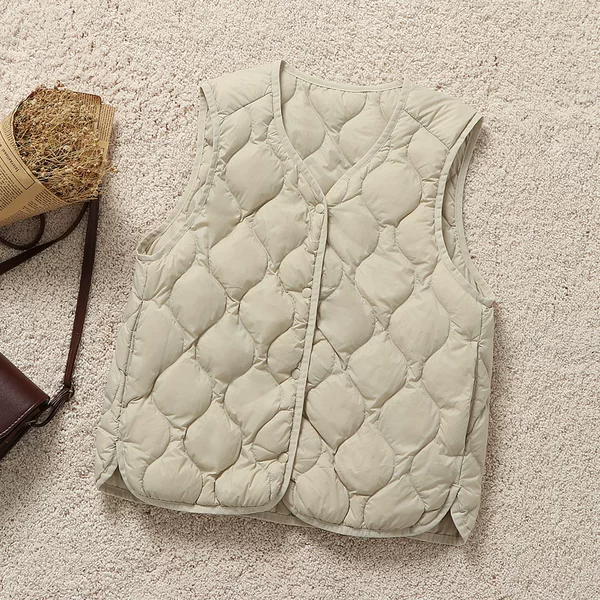 2026 Spring and Autumn New Lightweight Diamond-Patterned V-Neck Vest, Slim Fit Inner Layer, Warm Vest, Fashionable Outerwear