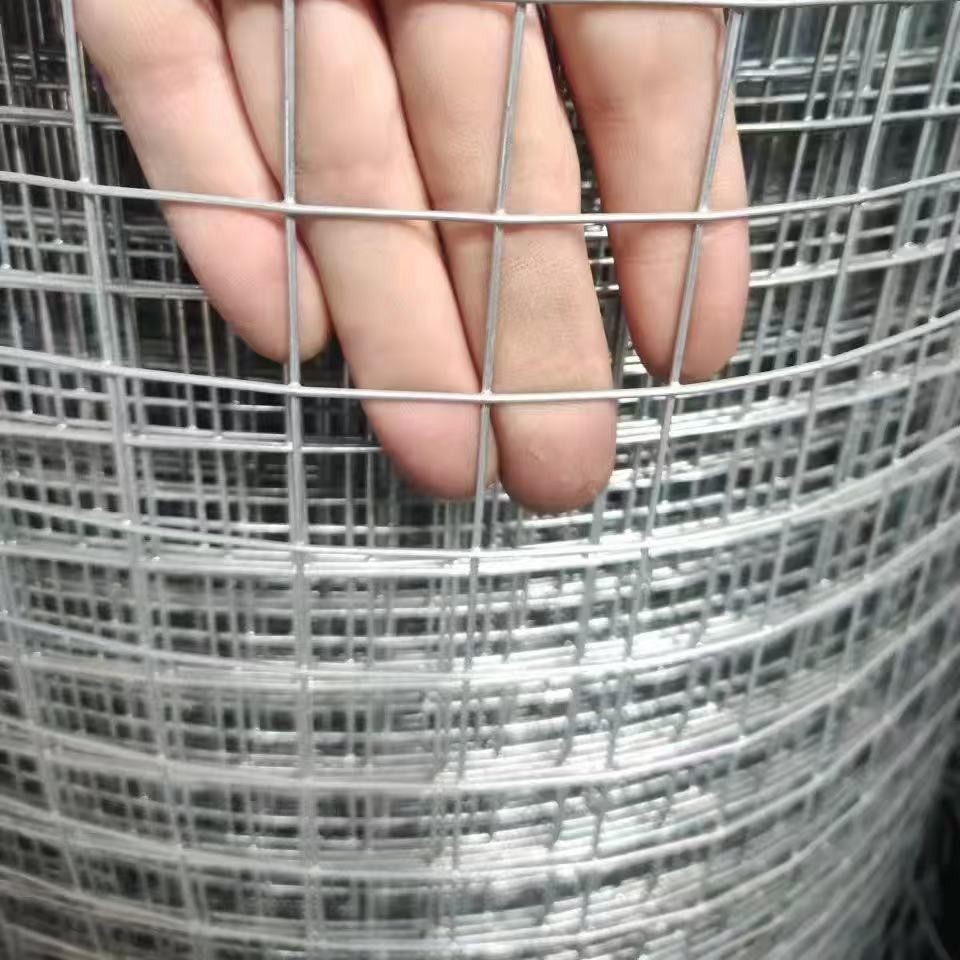 热镀锌电焊网钢丝网护栏网圈地果园焊接网养殖铁丝网供跨境贴标