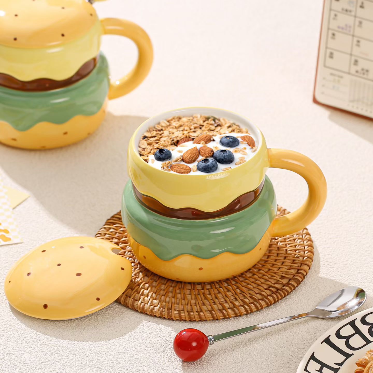 Personalidad creativa hamburguesa cerámica taza con cucharas lindas tazas de agua de alto valor para chicas regalo de cumpleaños