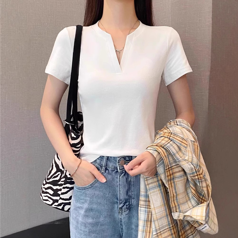 White Right Shoulder V Neck Short-Sleeved T-Shirt for Women 2025 Spring and Summer New Slim Fit Inner Layering Shirt Design Top