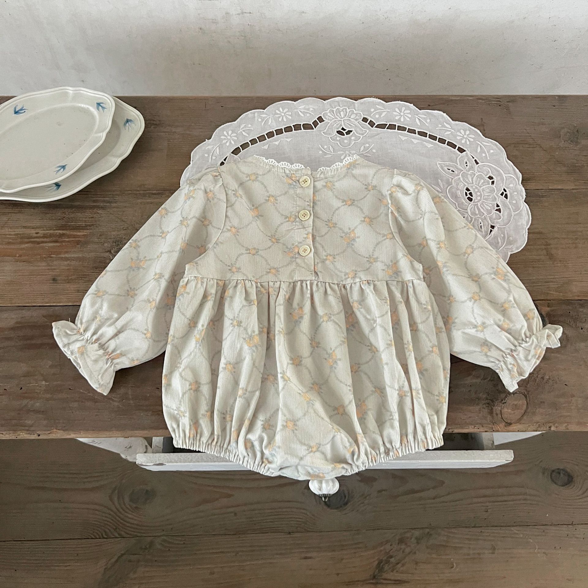 Ins coreano nuevo baby overcoat primavera y otoño algodón de terciopelo impresión encaje overcoat baby overcoat