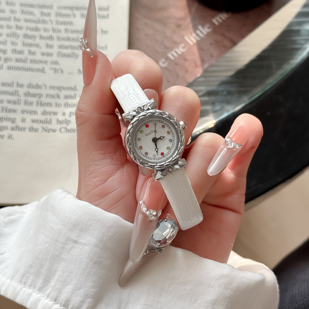 Qicaishi Moda Kadın Kol Saati Kadın Model Hasır Kordonlu Yuvarlak Günlük Su Geçirmez Yüksek Estetik Öğrenci Niş Sessiz Retro
