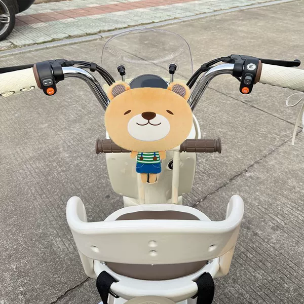With little bears, on elastic band