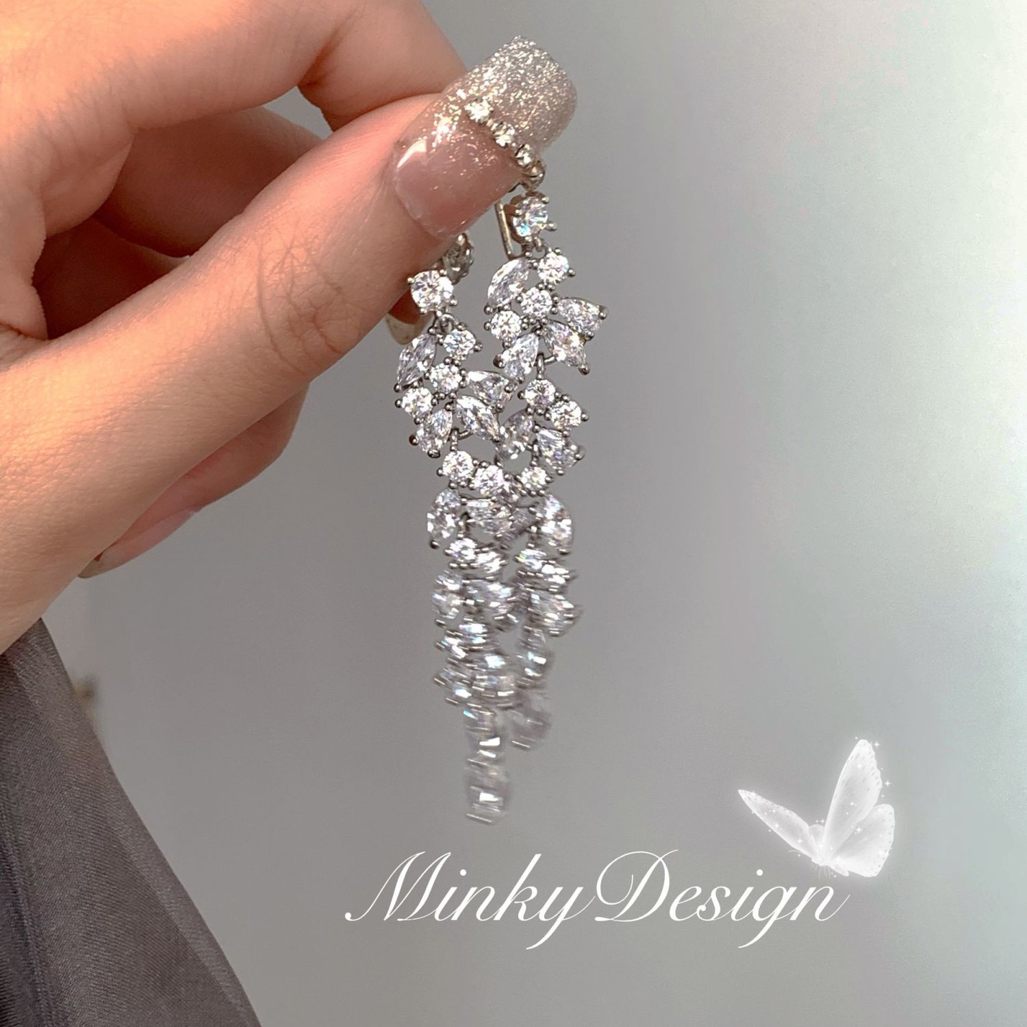 Las borlas de la cara cuadrada son delgadas y de alta calidad, pendientes de circón, nicho femenino, diseño de lujo ligero, temperamento, todos los partidos, pendientes exquisitos