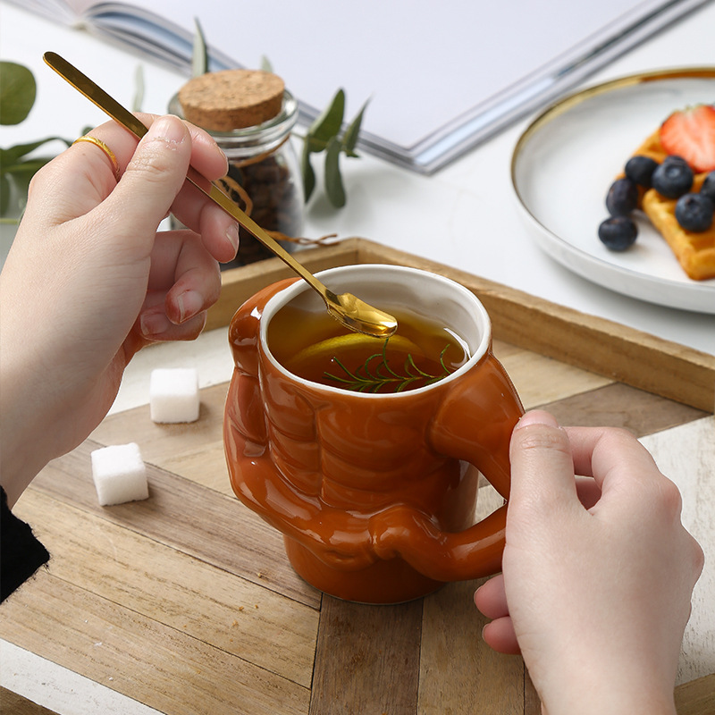 Parodia extraña taza de agua parodia regalo de cumpleaños para niños para enviar novias taza divertida feroz taza muscular masculina