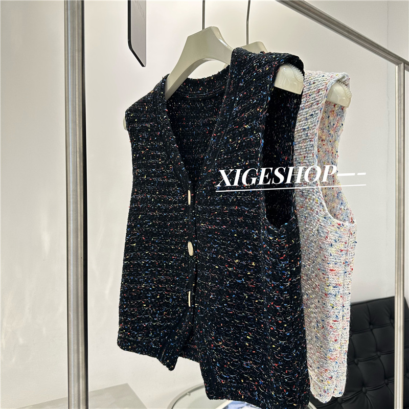 Estilo de Chanel con cuello en V Chaleco de punto cardigan de las mujeres del otoño desgaste exterior colorido hilado de alta Ji sentido split corto Chaleco de estilo occidental
