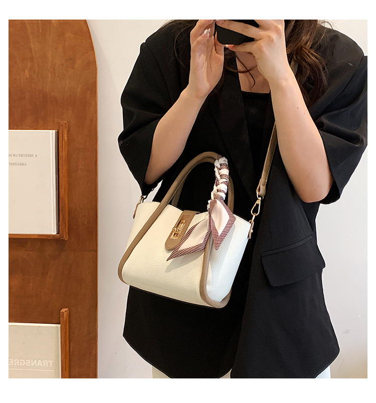 The new trendy women's bag for the summer of 2025, a simple commuting bucket bag with a large capacity and a single-shoulder handbag for women undefined