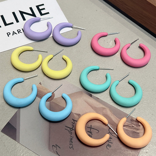 Spring colorful fresh frosted small C-shaped geometric earrings European and American rose pink hot girl temperament women's earrings wholesale