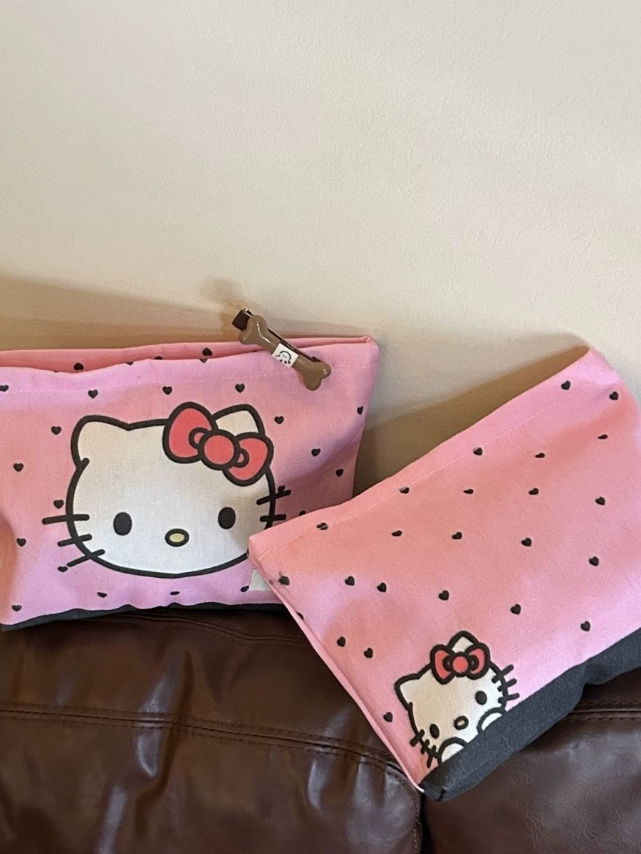 Косметичка ручная (Hello Kitty) фуксия, вместительная 22×16×4 см для путешествий