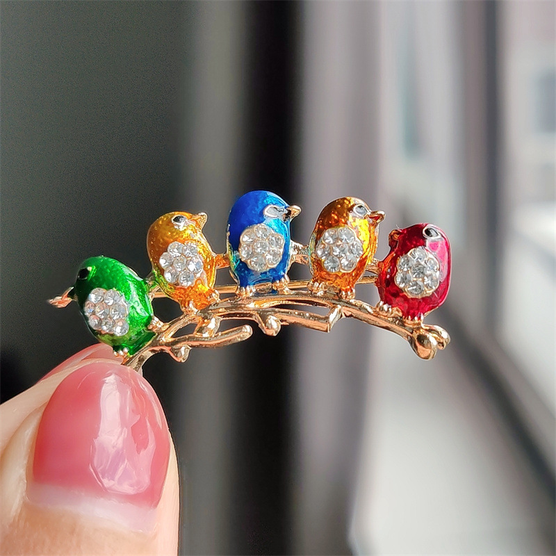 Foreign trade cartoon cute colorful 5 bird brooch high-grade enamel drop oil colored glaze Diamond animal scarf buckle