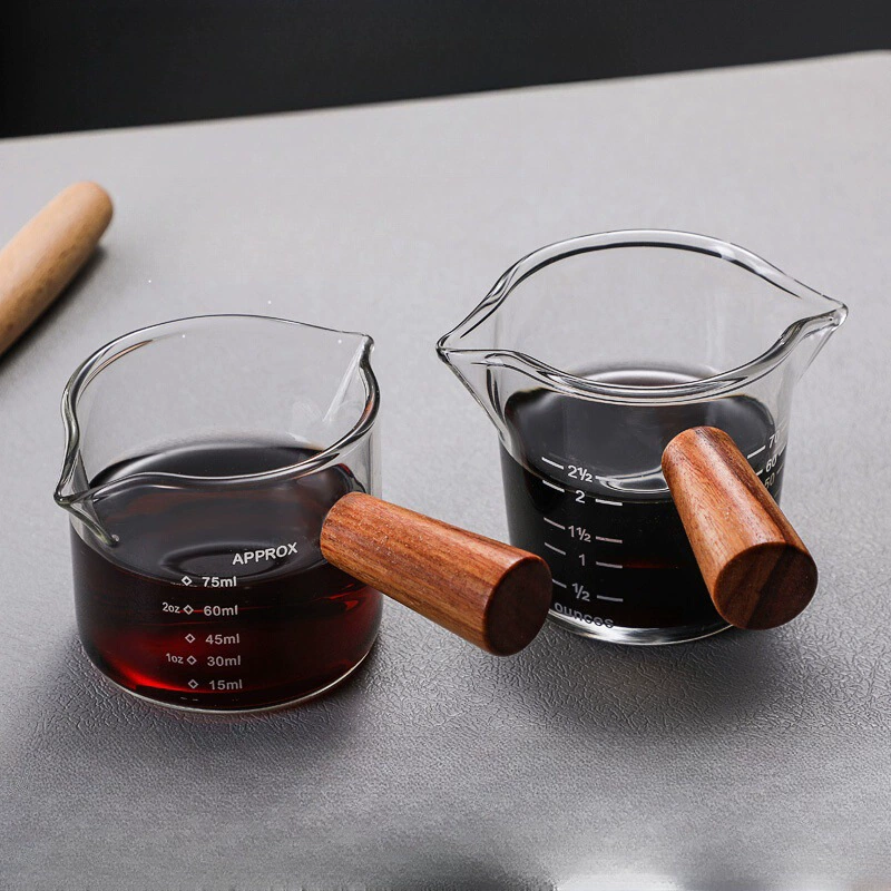Итальянский стеклянный мерный стакан для эспрессо, чашка для унции, кофейный кувшин для жидкого молока со шкалой, мини-кувшин для молока, деревянная ручка, маленькая чашка для молока с двойным горлышком
