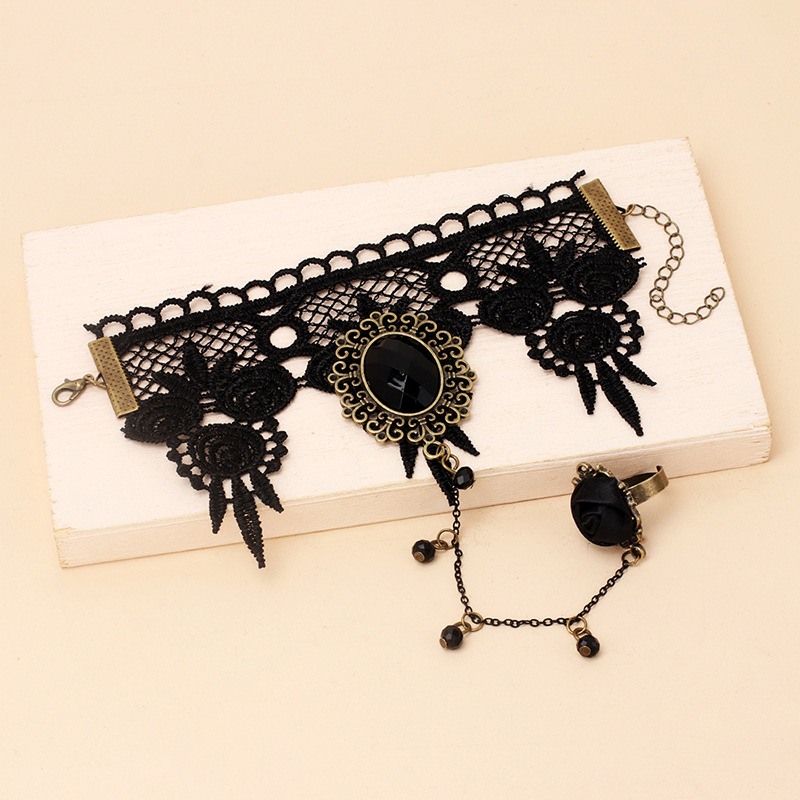 Retro Palast Gothic Lolita Armband Neue Accessoires Dunkle Spitze Armband display picture 3
