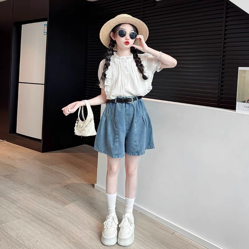 Conjunto de menina com blusa de gola boneca e saia jeans_voghion.com