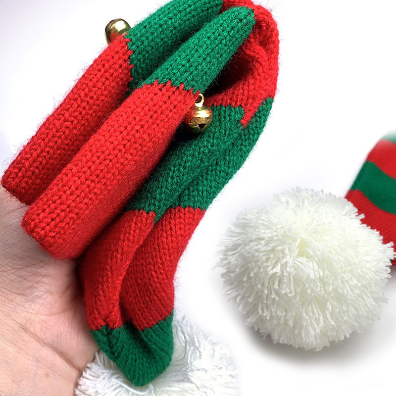 Gestrickte Mütze mit Haarballen und Glocke für warme Wintertage_voghion.com