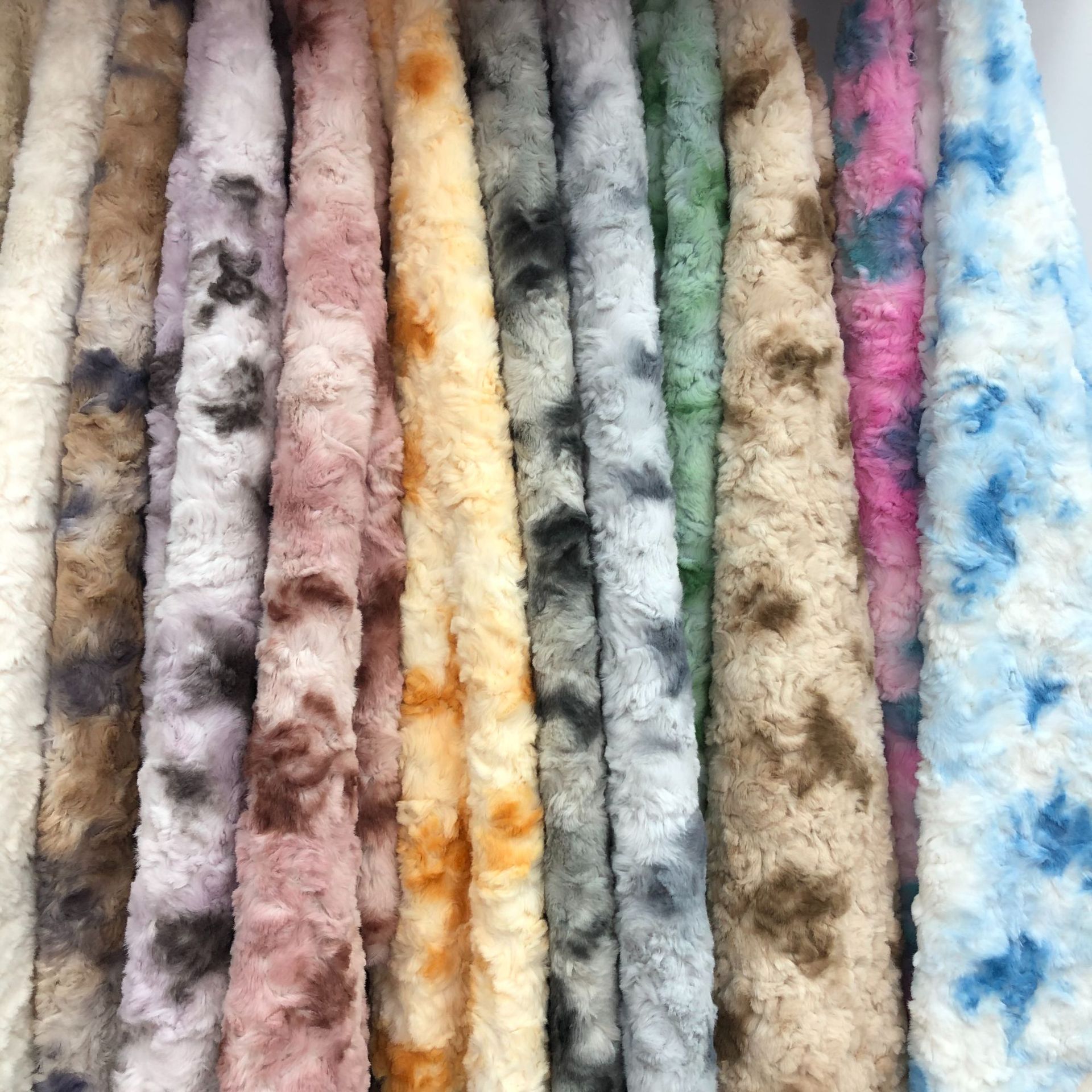 1000 gramos de cabello de conejo en relieve ropa zapatillas tela flor de cepillo de color gradiente ropa bolsas zapatos peluche largo