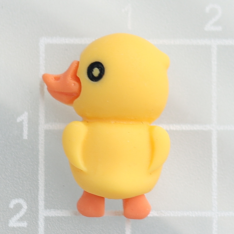 수지 경향이있는 오리 1.4x2.0cm