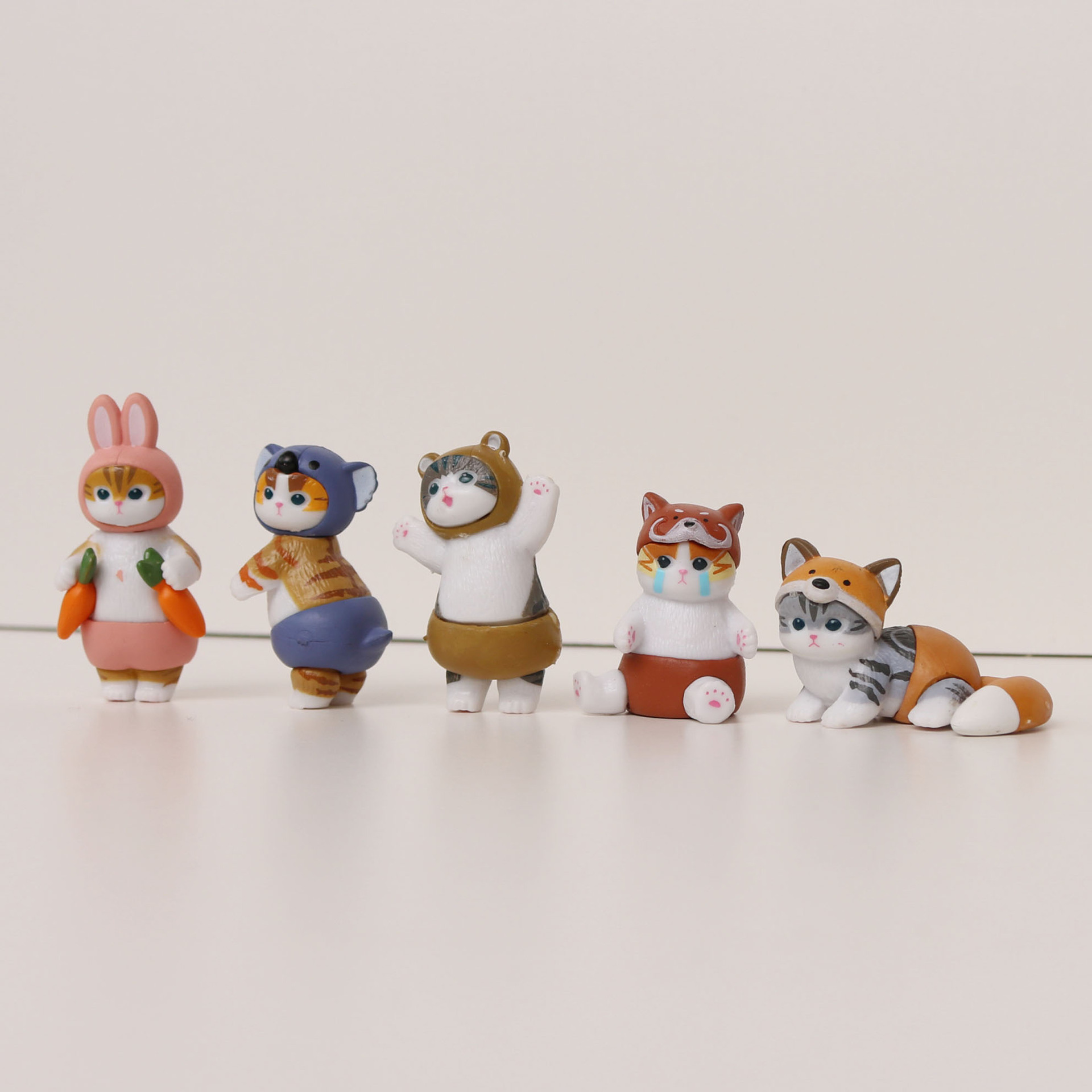 Una variedad de opcional gato coche adornos trenzado gato huevo gato adornos gato creativo regalo muñeca regalo