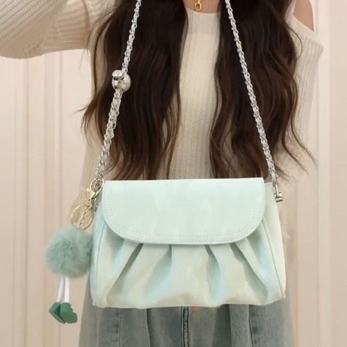 A small and fresh cloud-like texture small bag, featuring an academic style with pleated details, an underarm bag, and a niche single-shoulder crossbody bag for women.