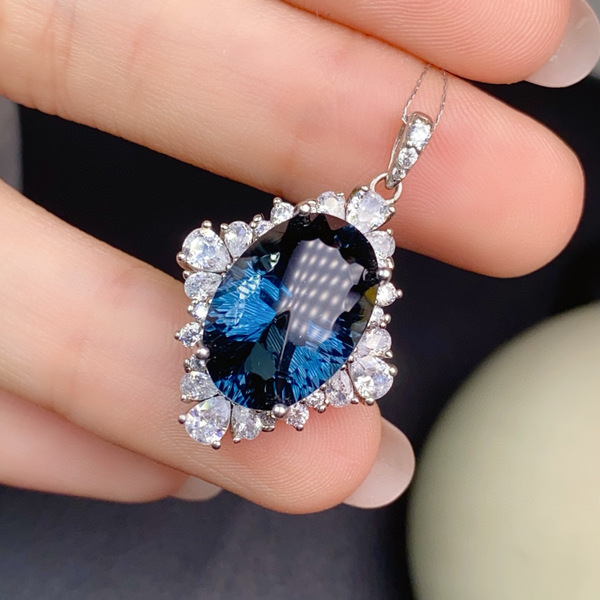 Organic pendant