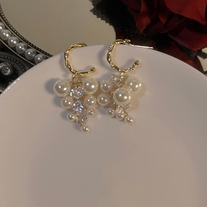 1 Pair Casual Elegant Lady Geometric Bow Knot Inlay Imitation Pearl Zircon Drop Earrings display picture 24