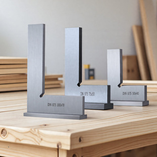 ����ֱ�ǳ�ƽ�ڽǳ߹ճ�90��1���Ƕ�Ҏ������L��̼䓵��ڽǳ�