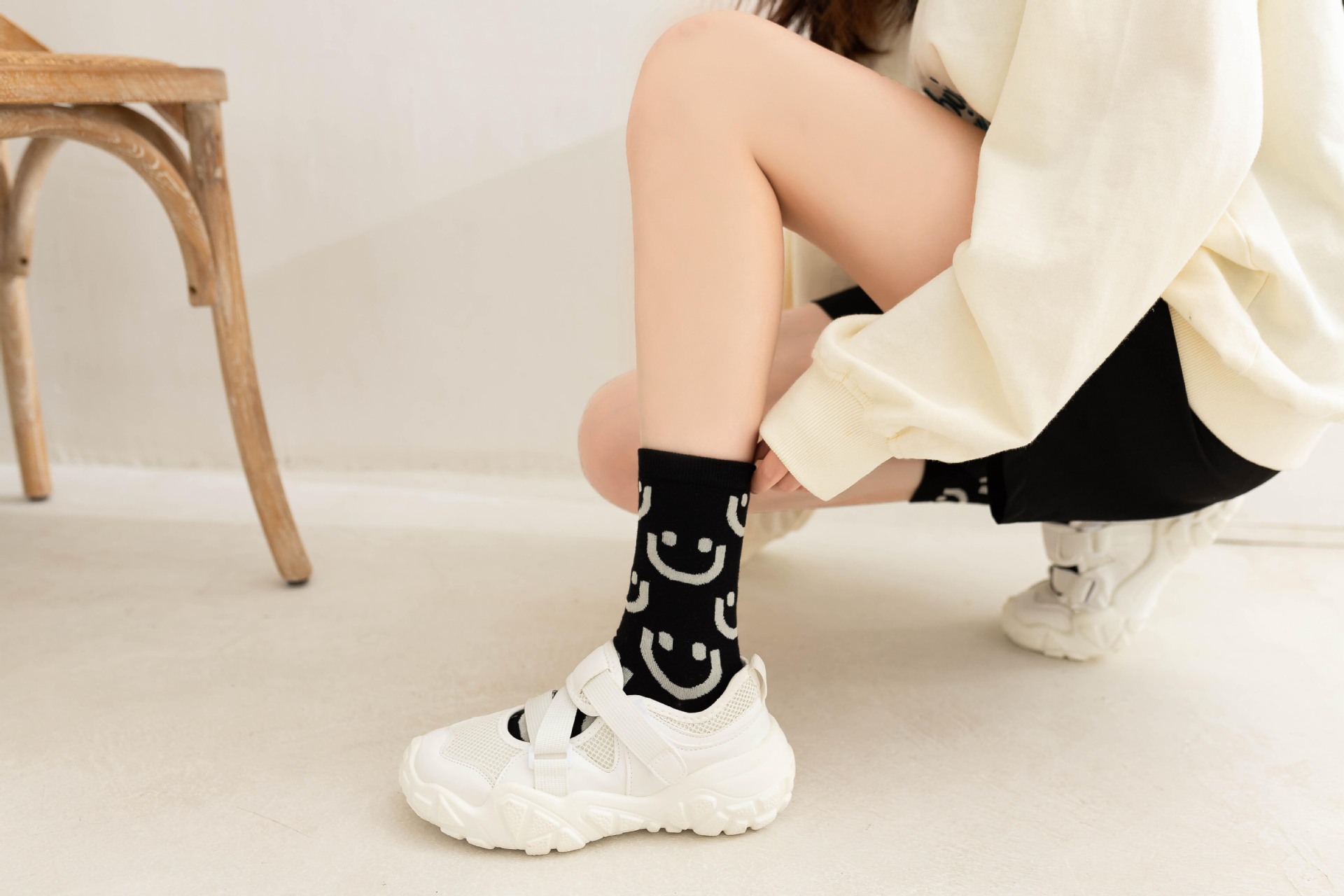 Tube Socks Cotton Autumn And Winter New Cartoon Cute Socks Korean Black And White Smiling Face Socks display picture 6