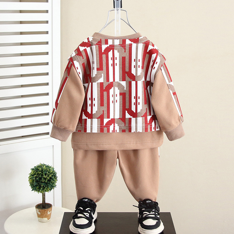 5819 Ropa para niños Ropa para niños 2025 Otoño Nuevo estilo Niños Deportes Traje de tres piezas Niños pequeños y medianos Hermoso traje de bebé Traje de moda