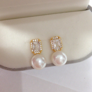 Natural Freshwater Pearl Earrings Women's 18K Pack Gold Light Luxury High Style Square Zircon Elegant Pearl Earrings Wholesale