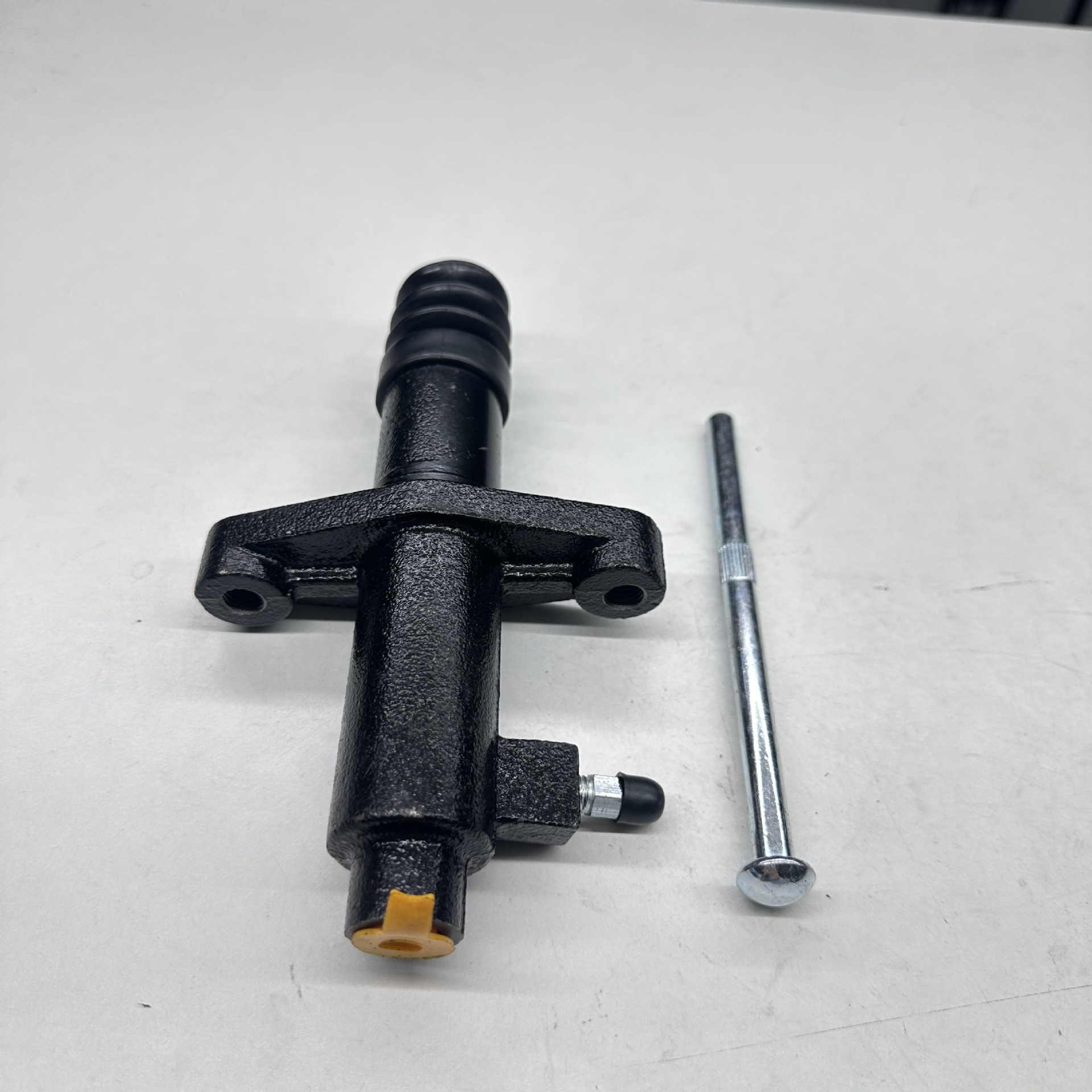 Suitable for Hyundai clutch master cylinder 41700-5K500 41700-5H100 41700-5H000