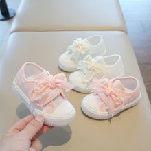 女童帆布鞋春秋新款幼儿园室内女孩蕾丝珍珠公主鞋软底透气宝宝鞋
