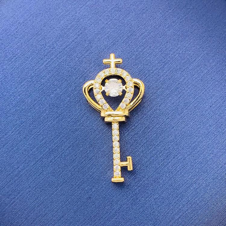 Tiktok Venta caliente colgante al por mayor auto-seleccionado 100 cobre colgante único con fuente de cadena de fábrica al por mayor sin cadena