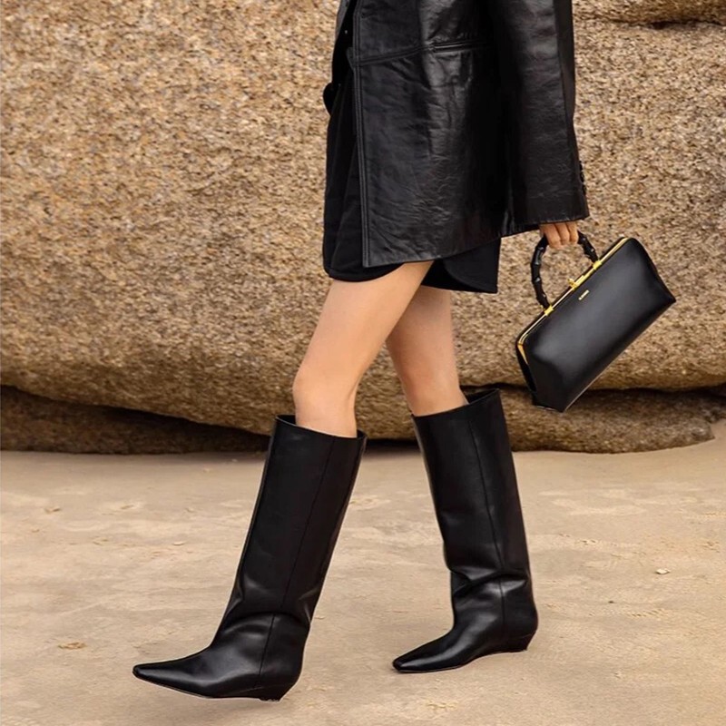 In-Stock Genuine Leather Retro Straight-Leg Riding Boots for Women, 2025 Autumn and Winter New Style, Pointed Toe, Over-The-Knee, Slimming High Boots