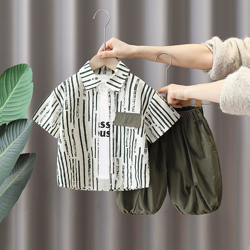 7881 traje de camisa a rayas para niños 2025 verano nuevo estilo bebé camisa de manga corta verano para niños traje de tres piezas de moda