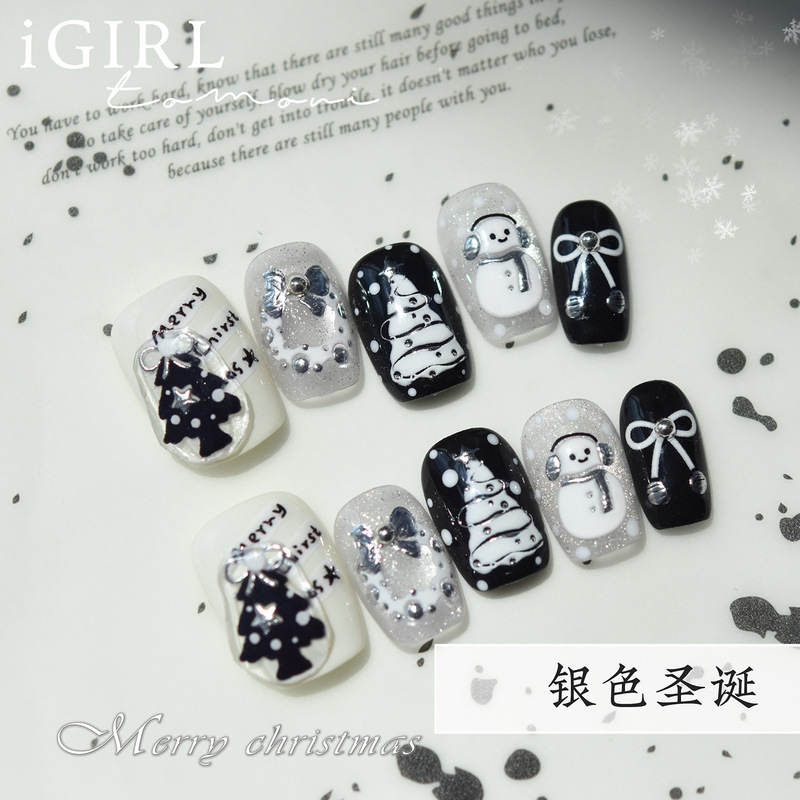 Handmade Silver Christmas Snowman Cute Detachable Short Square False Nails with Wreath Design Handmade Silver Christmas Snowman Cute Detachable Short Square False Nails with Wreath Design