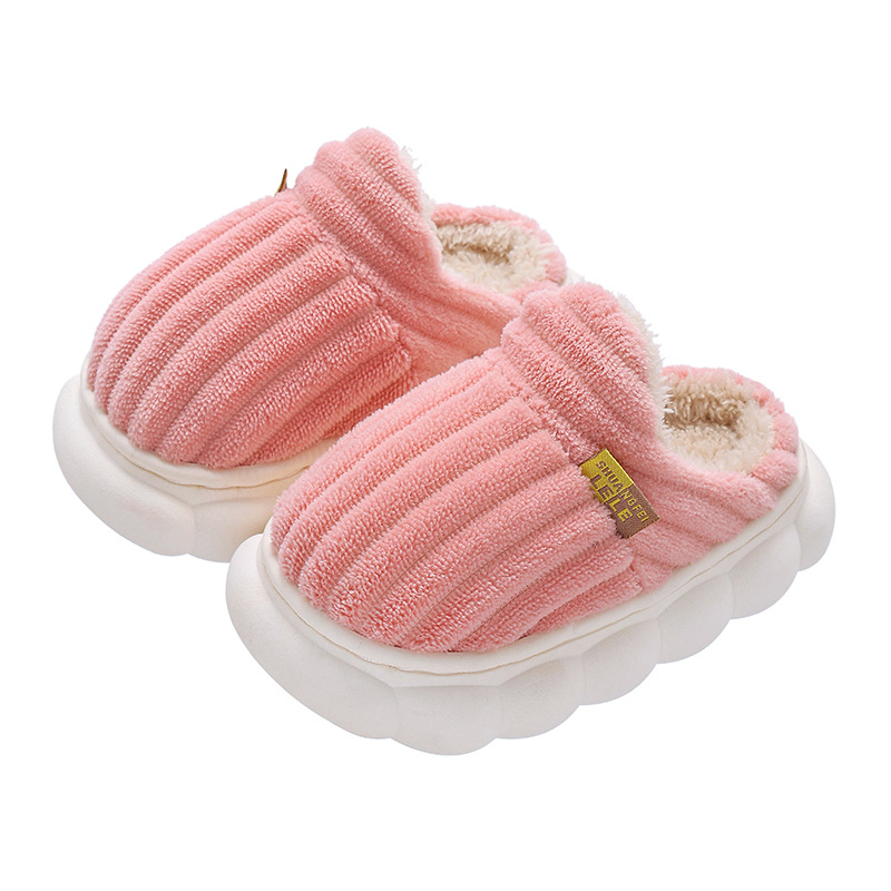 Otoño y invierno zapatillas de algodón para niños caliente interior y pelusa para niñas en el hogar padres e hijos bolsas de bebé zapatillas tacones