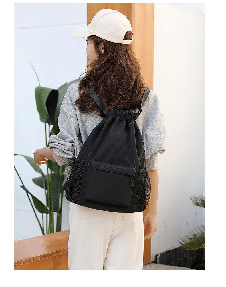 Waterproof Gradient Color Solid Color Casual Travel Drawstring Backpack display picture 4