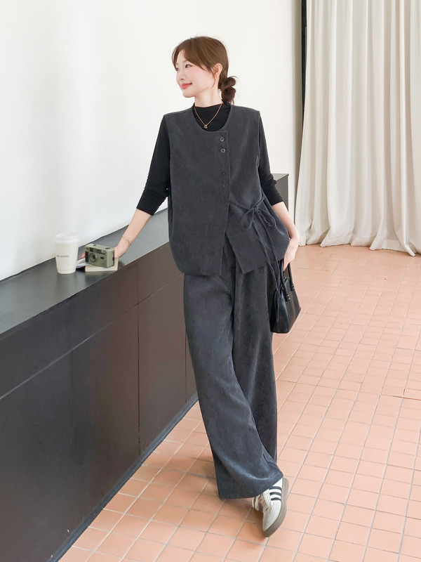 松弛感慵懒风三件套女2025秋季新款气质细带马甲打底衫阔腿裤套装|undefined