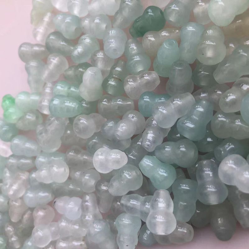 翡翠玉のヒョウタンのブレスレットのネックレスの部品の巴山玉の氷の種の散珠の玉の子の陽の緑の宝のヒョウタン|undefined
