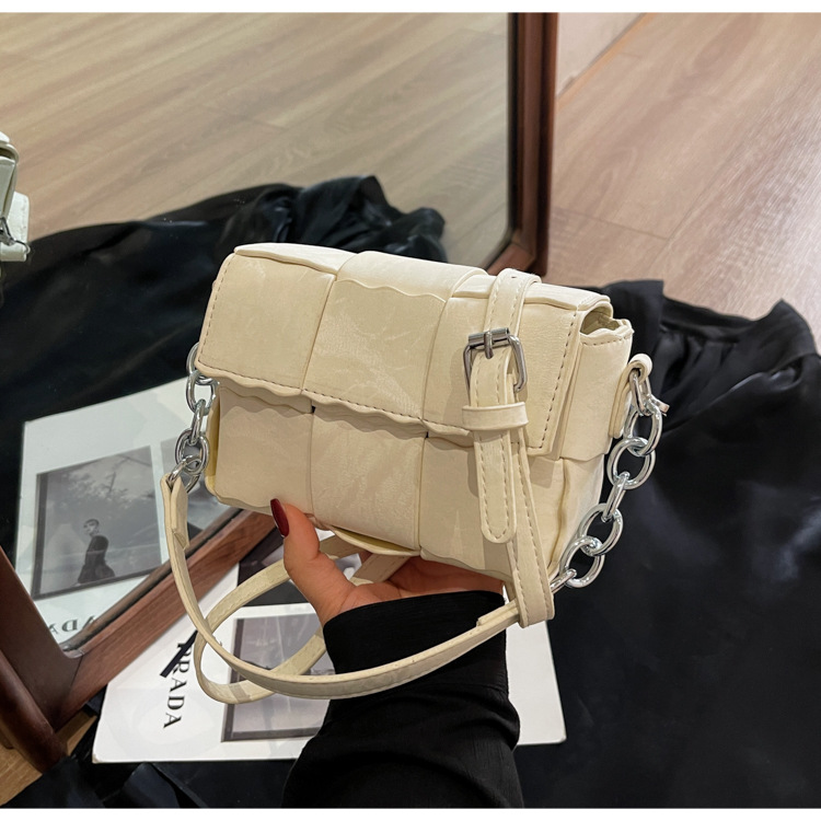 Women's Small Pu Leather Lattice Solid Color Basic Classic Style Magnetic Buckle Square Bag display picture 2