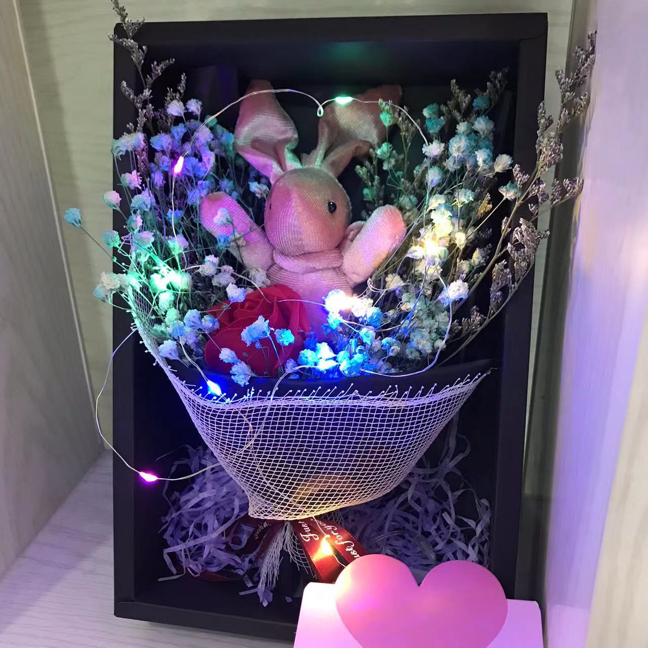 Festtagsgeschenke Weihnachten Valentinstag Rose Künstliche Blume Seifenblumenstrauß Puppe Geschenkbox Freundin Beste Freundin Handgemachtes Blumengeschenk_voghion.com