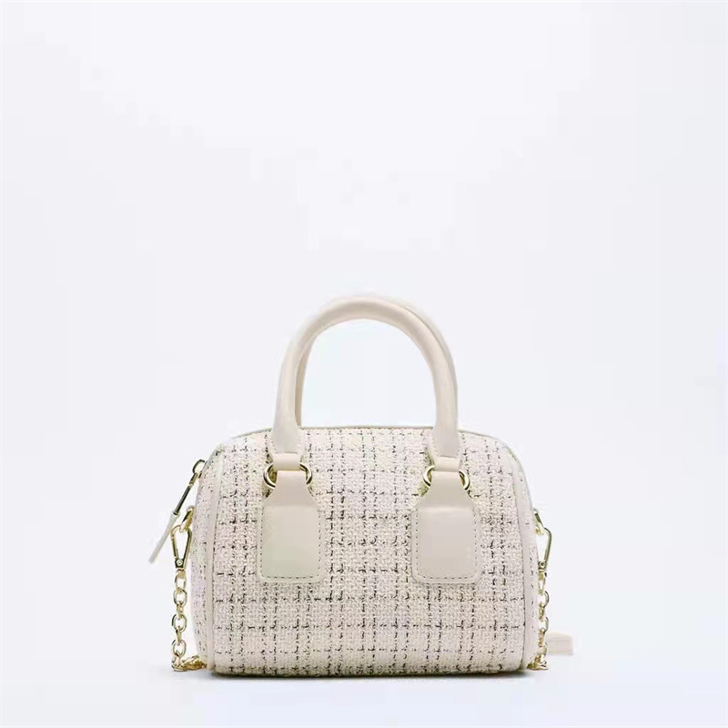 Neue Damentasche 2023 Herbst und Winter Allgleiches tragbare Boston-Kissentasche One-Shoulder-Messenger-Ketten-Minitasche_voghion.com