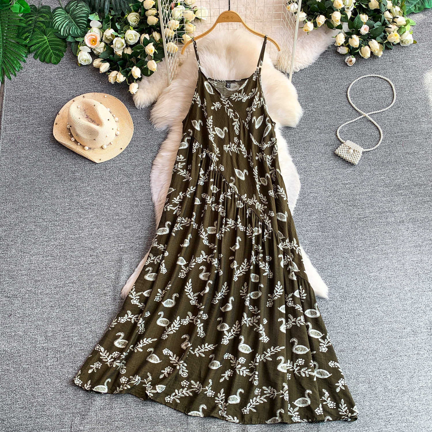 Women's Retro Print V-Neck Dress with Pockets Loose A-Line Skirt Casual Chinese Style Suspender Dress 2026 New Fashion_ecoleips.com