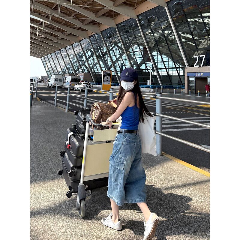 Superniniyy Heavy-Duty Enzyme Wash Multi-Pocket Blue Loose Versatile Workwear Style Cropped Jeans for Women Summer