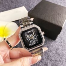 ����������ֱ��߼���Ůʿ����������С���LŮʿ�ֱ�����Ů��