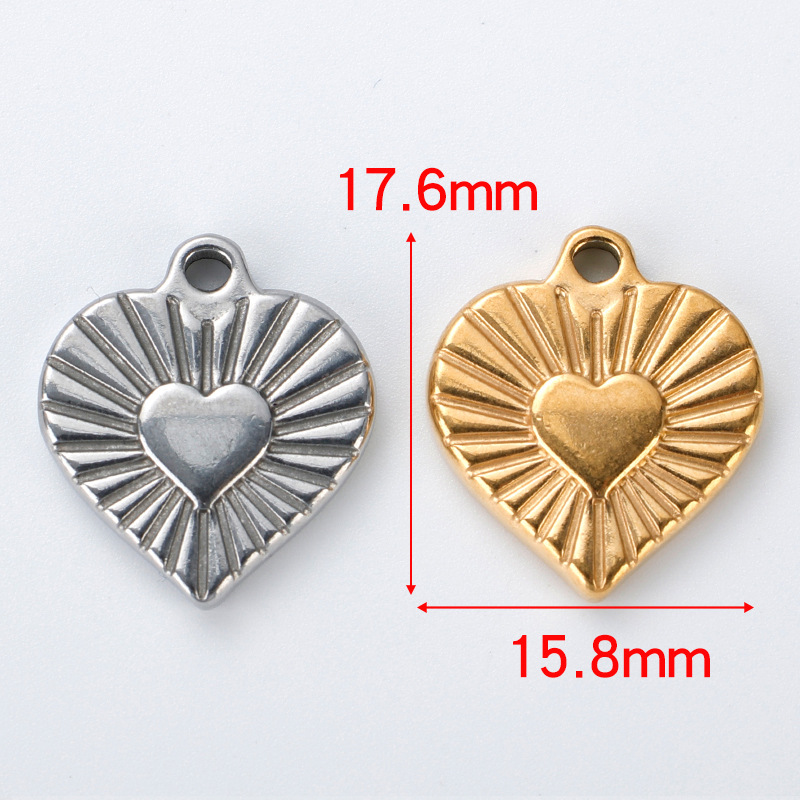 Heart Shape, Flower Pattern 1 Piece 304 Stainless Steel Heart Shape Flower Pendant