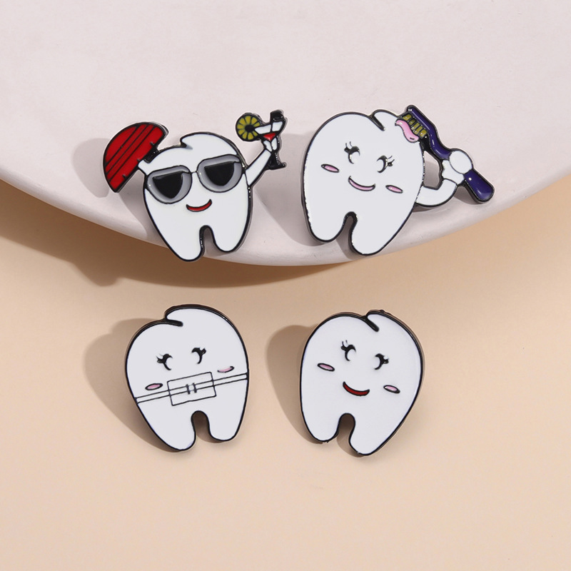 9g Weight Brooches Classification Daily Occasion Alloy Material Basic Pin Cartoon Alloy Plating Unisex Brooches