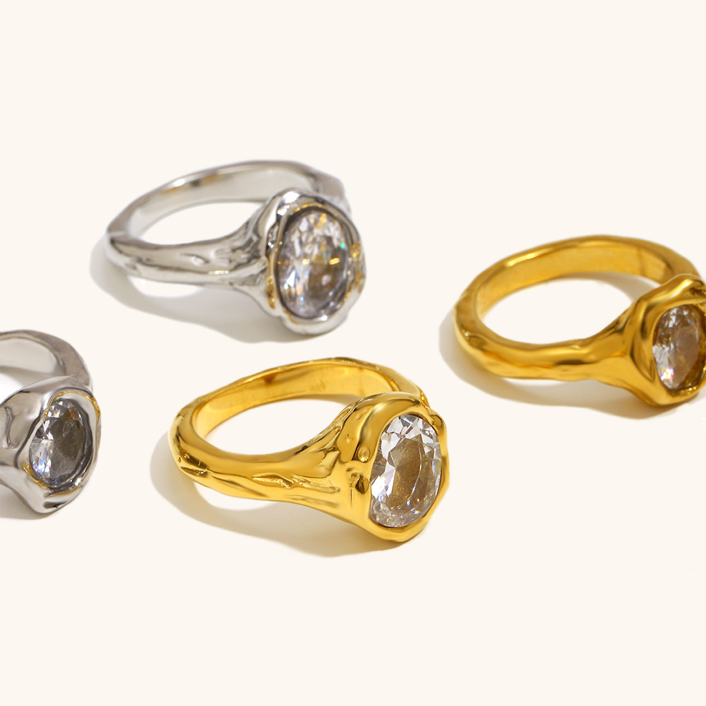Anello di design scintillante per donna, elegante e comodo_voghion.com