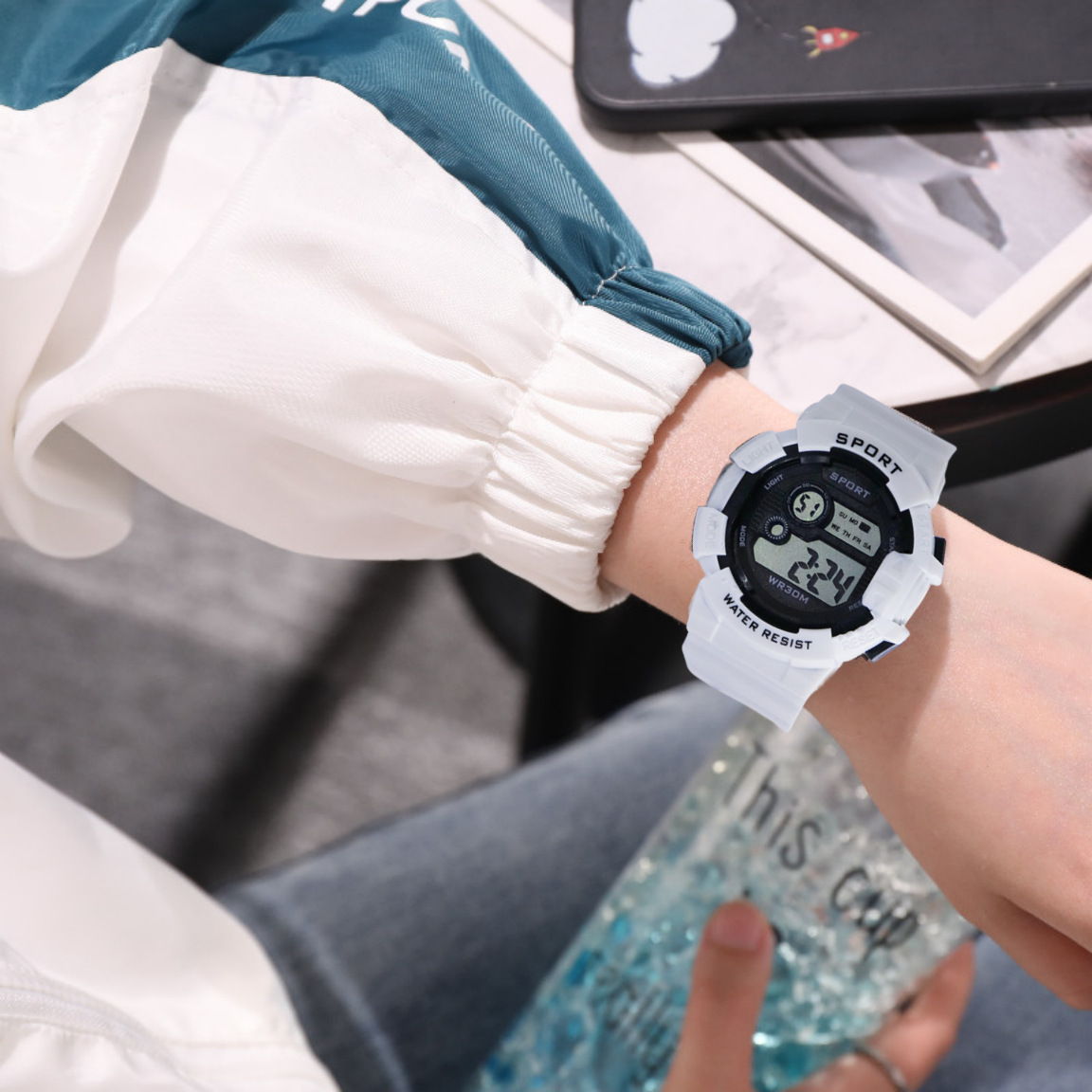 Nuevo reloj electrónico Macaron para estudiantes masculinos y femeninos, reloj despertador deportivo para estudiantes de secundaria, reloj de moda luminoso para parejas