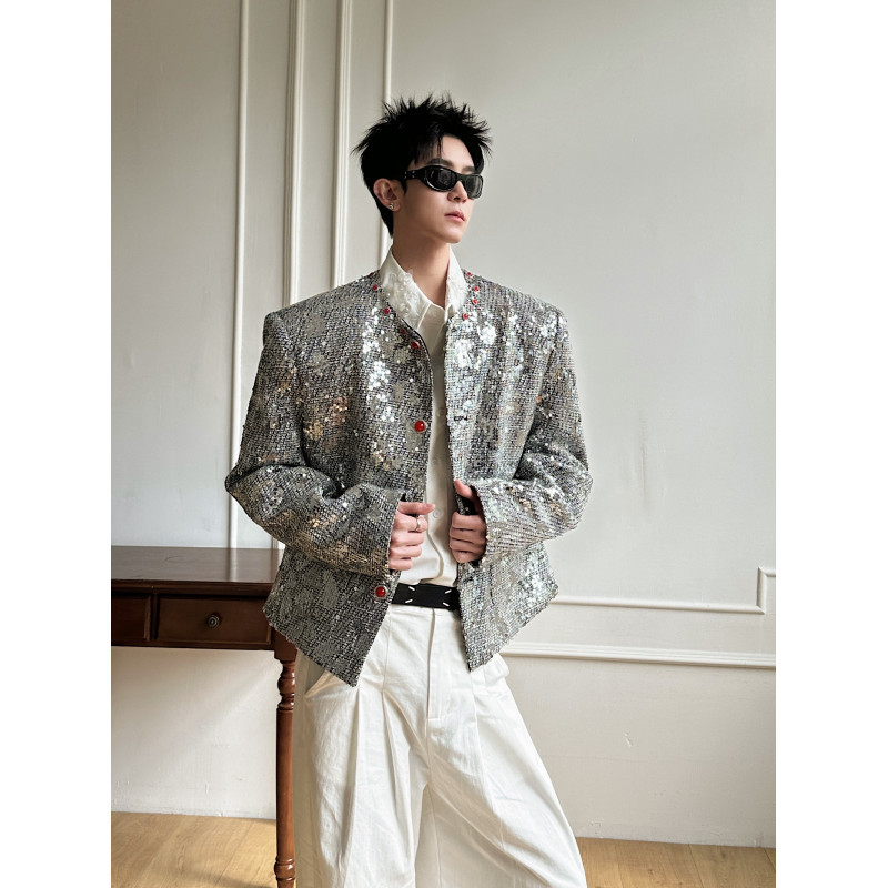 In Stock 26 Spring/Summer Sequin Ruby Button Embroidered Chanel-Style Padded Shoulder Jacket Xxf57-5178 In Stock 26 Spring/Summer Sequin Ruby Button Embroidered Chanel-Style Padded Shoulder Jacket Xxf57-5178