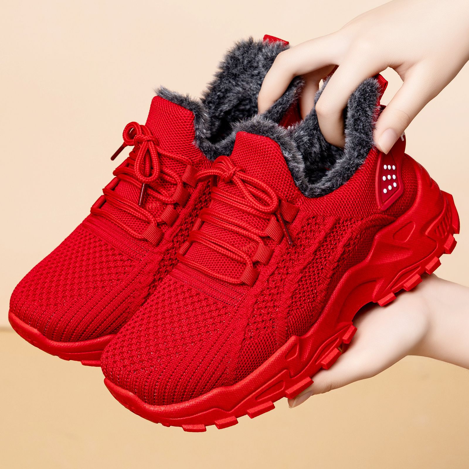 Zapatos de mujer otoño y invierno transfronterizos temu grandes zapatos de terciopelo, zapatos de padre, zapatos de algodón, zapatos de invierno calientes.